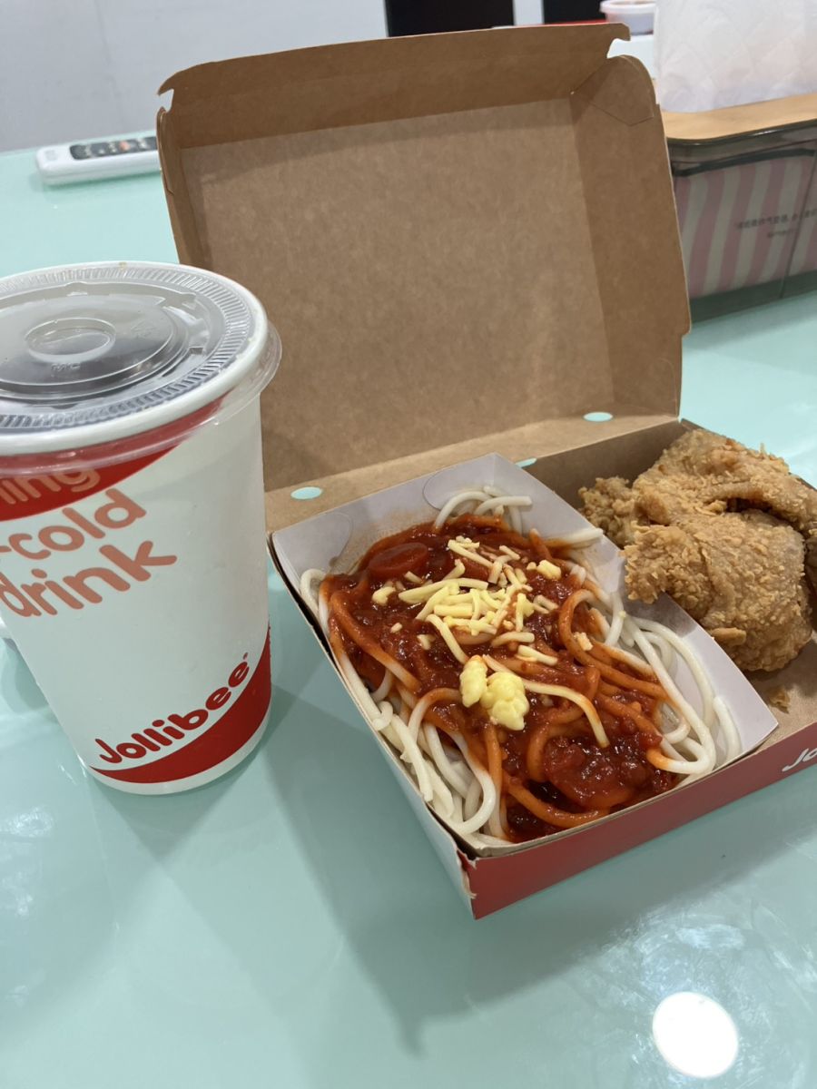 Jollibeeで頼んだご飯の写真